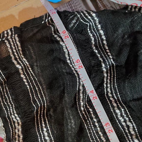 Colorful Bird and Floral Sheer Scarf from Studio S NWT - Picture 5 of 6